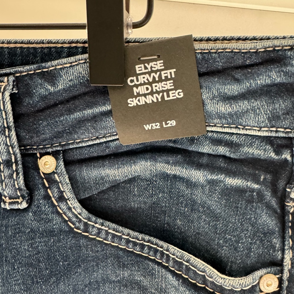 Brand New Silver Jeans Elyse Mid-Rise Skinny Size 32